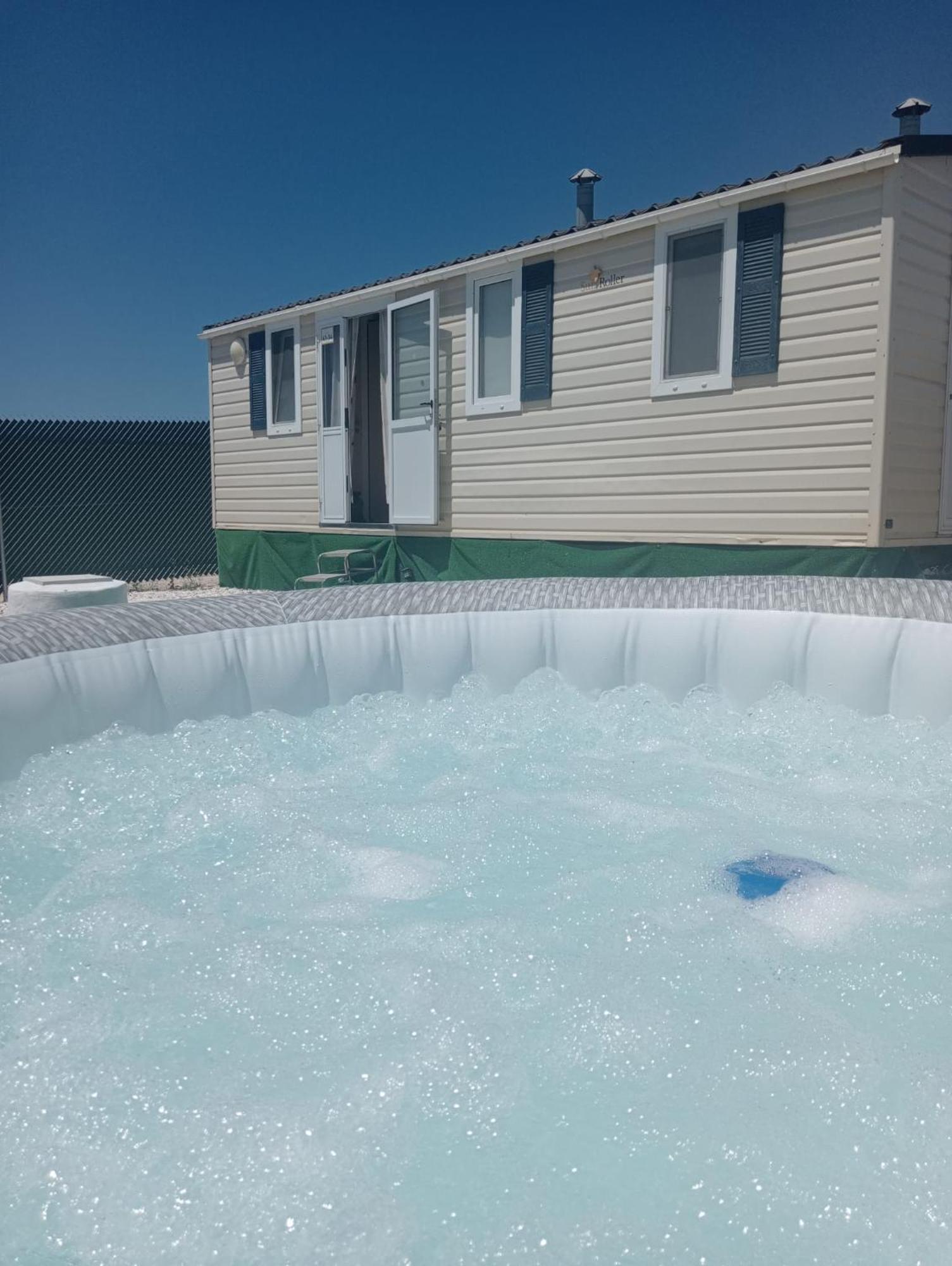 Casita Mh Acogedora Para 6 Con Jacuzzy Chiclana de la Frontera Ngoại thất bức ảnh